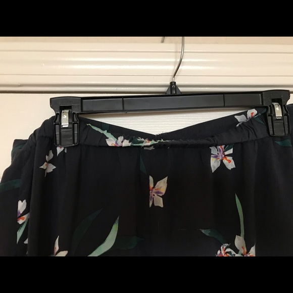 High low skirt. Navy and floral. XL. - Picture 5 of 6